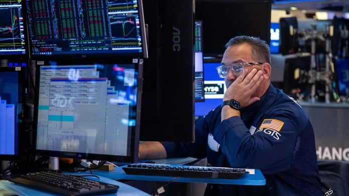 Wall Street Ambruk Jelang Pengumuman The Fed, Dow Jones Turun 9 Sesi Beruntun