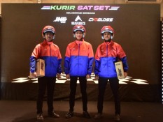 JNE Gandeng Eiger dan Cargloss Luncurkan Outfit Kurir yang Stylish tapi Aman