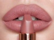 Tips Memilih Lipstik yang Cocok dengan Warna Kulit