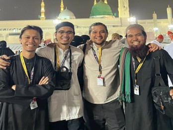 Personel Sheila On 7 Kompak Ibadah Umrah, Bareng Sakti