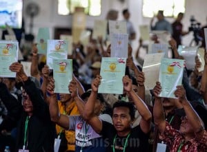 Kementerian ATR/BPN Serahkan 1.334 Sertifikat Hak Atas Tanah