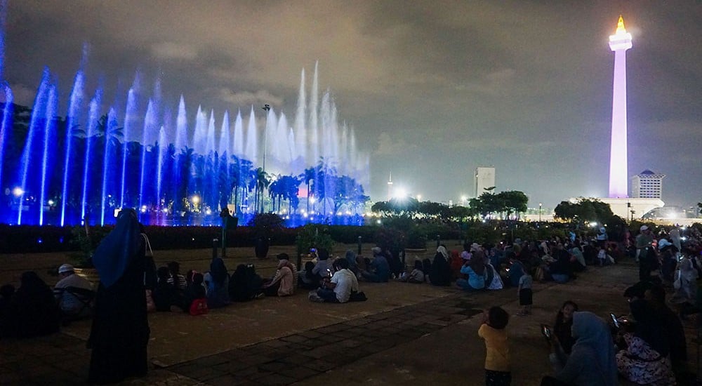 Pertunjukan Air Mancur Menari Di Kawasan Monas