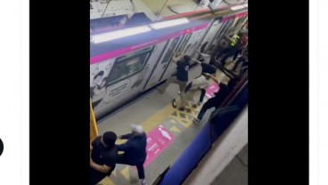 Suporter Malaysia Ngamuk di Stasiun LRT