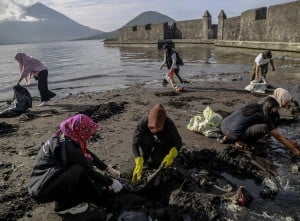 Aksi Bersih Sampah Buangan Di Area Cagar Budaya Benteng Kalamata