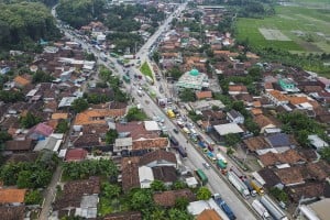 Kepadatan Truk Di Jalur Pantura