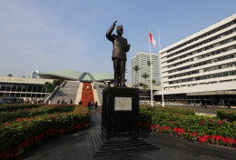 PPN 12%: Saling 'Lempar Batu Sembunyi Tangan' di Senayan