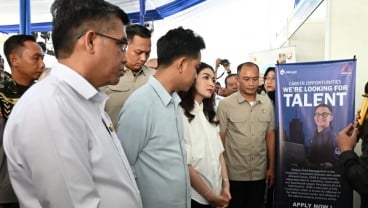 Didampingi Istri, Gibran Pantau Job Fair di BBPVP Medan