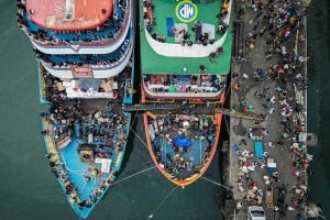 Suasana Arus Mudik Natal dan Tahun Baru di Pelabuhan Manado