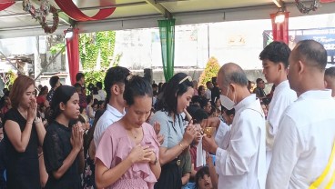 Misa Natal di 77 Gereja Kota Bandung Berlangsung Lancar