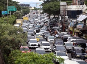 Kepadatan Jalan Menuju Kota Bandung Saat Momen Libur Natal dan Tahun Baru