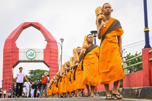 Biksu Thudong Pabajja Samanera Di Tangerang