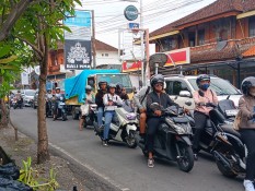 Hujan dan Macet Warnai Perayaan Tahun Baru di Bali