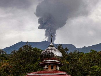 Gunung Marapi di Sumbar Alami Erupsi pada Penghujung 2024, Tinggi Abu Capai 500 Meter