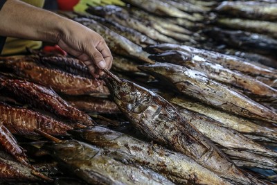 Penjualan Ikan Cakalang Fufu Meningkat Saat Tahun Baru