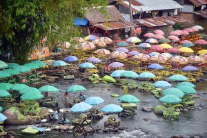 Wisata Air Lubuk Lukum Di Padang