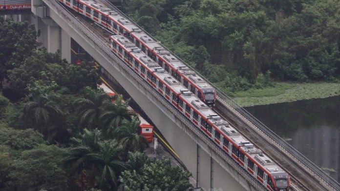 Penumpang LRT Jabodebek Tembus Rekor 156.490 Orang saat Malam Tahun Baru