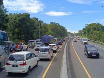 Kronologi Kecelakaan Beruntun di Tol Cipularang Hari Ini, Libatkan Truk hingga Bus