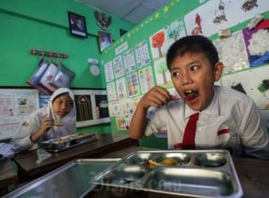 Hari Pertama Penerapan Program Makan Bergizi Gratis (MBG) di Indonesia