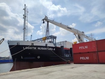 Perdana Tahun 2025, Pelni Berangkatkan Kapal Tol Laut KM Logistik Nusantara 4