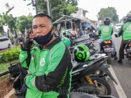 Driver Gojek-Grab Curhat Biaya Aplikasi Tembus 30%, Penumpang Sepi