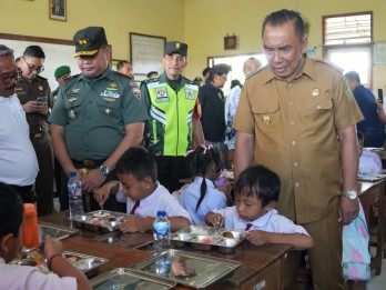 15 Sekolah di Jembrana Mulai Realisasikan Makan Bergizi Gratis