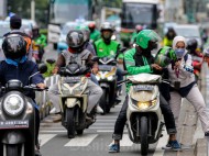 Driver Ojek Online Minta Biaya Aplikasi Grab-Gojek Diturunkan Jadi 10%