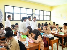 Bey Machmudin Pantau Program MBG di Kota Sukabumi