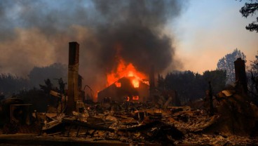 Kebakaran Hutan Hanguskan Los Angeles, 5 Orang Tewas