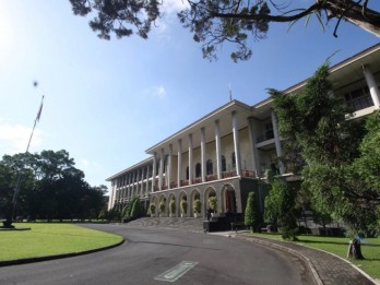Istri Wamenkomdigi hingga Wamenkeu Anggito Masuk dalam Daftar 81 Guru Besar UGM