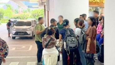 Imigrasi Tangkap WNA Jadi Pemandu Wisata di Bandara Ngurah Rai