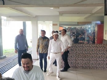 Perdana, Bey Ajak Dedi Mulyadi Room Tour di Gedung Sate