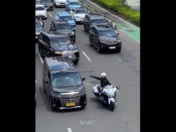 Viral Polisi Patwal RI 36 Arogan, Ditlantas Polda Metro Jaya Buru Pengemudi Taksi Alphard