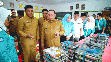 Makan Bergizi Gratis Dimulai di Muba, Pj Bupati Harap Ciptakan Generasi Cerdas dan Berdaya Saing