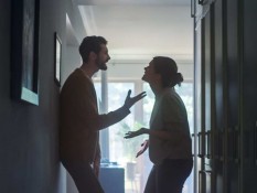 Tanda Pasangan sedang Mengabaikanmu dan Memiliki Neglected