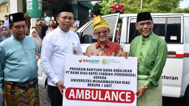 Melalui Menteri Pendidikan, BRK Syariah Serahkan Ambulance untuk UMRI