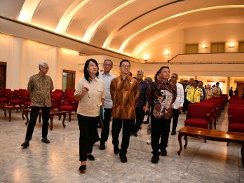 Menlu Sugiono Cek Kondisi Kerusakan Gedung Merdeka