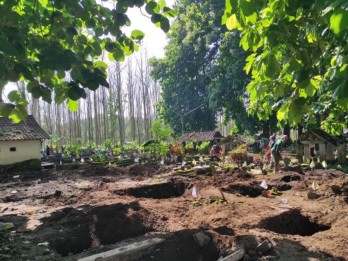 Ratusan Makam di Blitar Dibongkar karena Proyek Jalan Layang