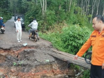 Longsor Tutup Jalan Nasional Majalengka-Kuningan, Lalu Lintas Dialihkan