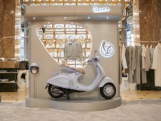 Vespa 946 Snake Meluncur di Tahun Ular Kayu, Edisi Terbatas Hanya 888 Unit