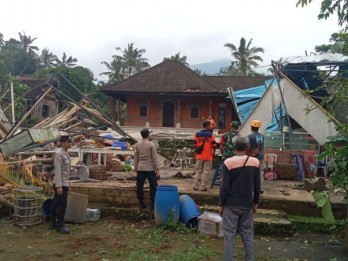 Angin Puting Beliung di Tabanan Rusak Sejumlah Bangunan