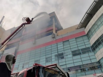 Polda Metro Periksa 9 Saksi Terkait Kebakaran Glodok Plaza