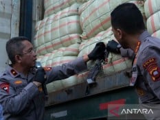 Penyelundupan Pakaian Bekas Miliaran Rupiah Digagalkan