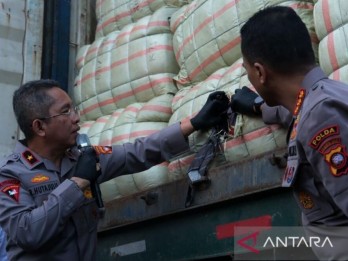 Penyelundupan Pakaian Bekas Miliaran Rupiah Digagalkan