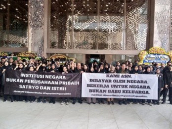 Ratusan ASN Kemendikti Saintek Demo Menteri Satryo, DPR Bakal Evaluasi