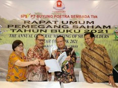 Buyung Poetra (HOKI) Teken Perjanjian Jual Beli Beras Rp130 Miliar