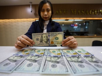 Dolar Berakhir Flat di Tengah Penantian Kepastian Tarif Donald Trump