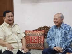 Momen Prabowo Temui Emil Salim: Maaf Saya Baru Datang Sekarang