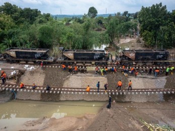 Amblas 3 Hari Imbas Banjir, Satu Jalur KA di Grobogan Sudah Dapat Dilalui