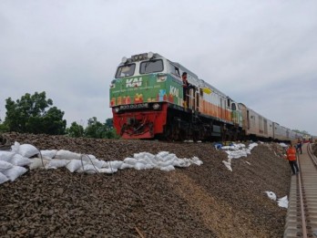 Rel Putus Akibat Banjir Grobogan Sudah Tersambung, KA Bisa Melintas
