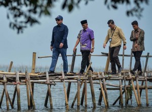 Menteri Nusron Tinjau Pagar Laut dan Dengarkan Aspirasi Warga